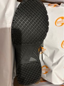 Black  ,size 6 1/2