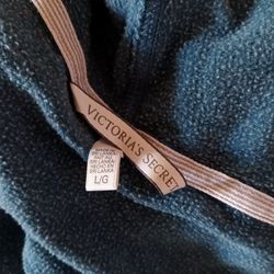 A Lot Of Women's Clothes & 3 Pairs Of Heels In Box