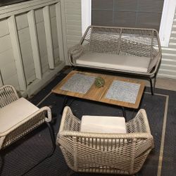 Hardly Used Outdoor Furniture Set