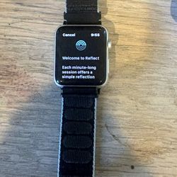 Apple Watch Series 3  In Good Condition Comes With A Charger