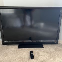 Vizio LCD TV with Remote (Great Condition) - 50 Inch 