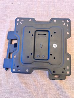 Tv mount (max 50lbs)