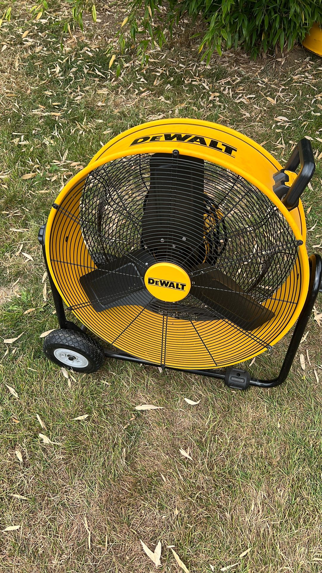 Dewalt 24” Drum FAN. Model DXF 2490.