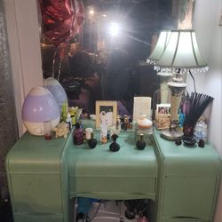 Vanity/ Makeup Table 