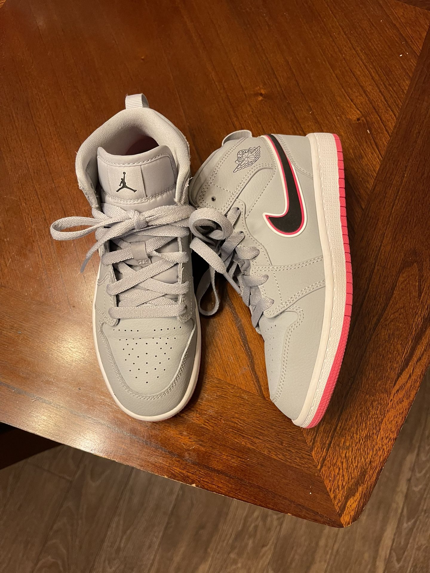 Jordan 1 Mid Grey/pink/black