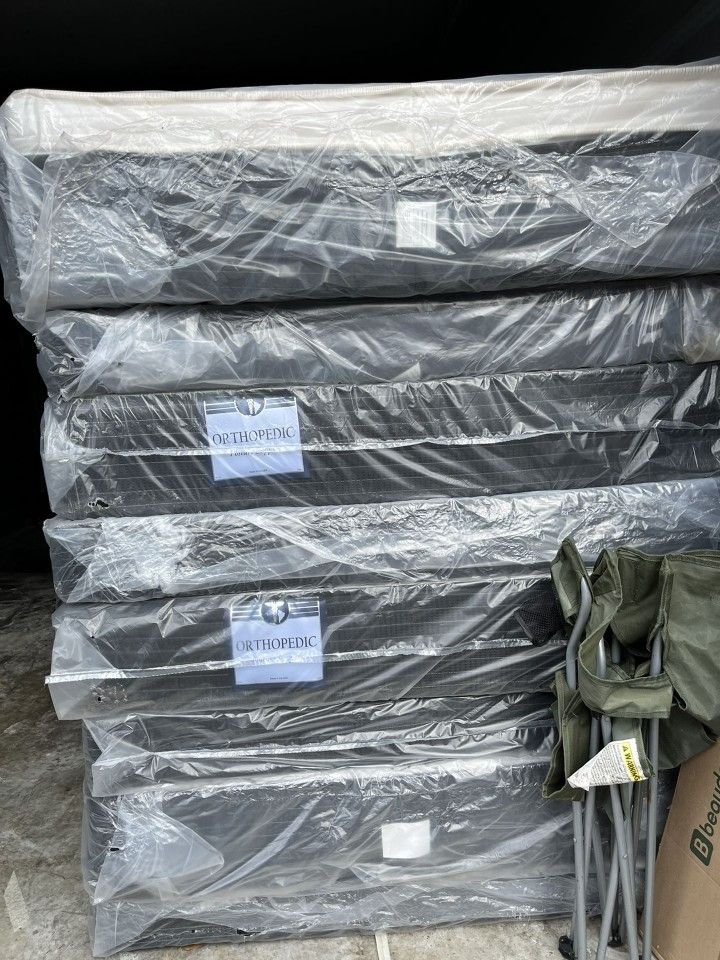 MATTRESS QUEEN,FULL,TWIN AND KING MATTRESS SET !!!