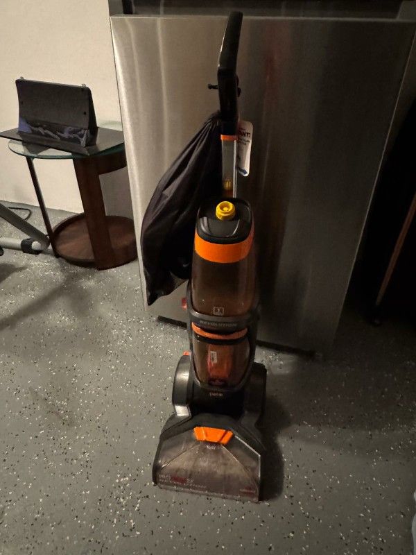 Bissell Carpet Cleaner 