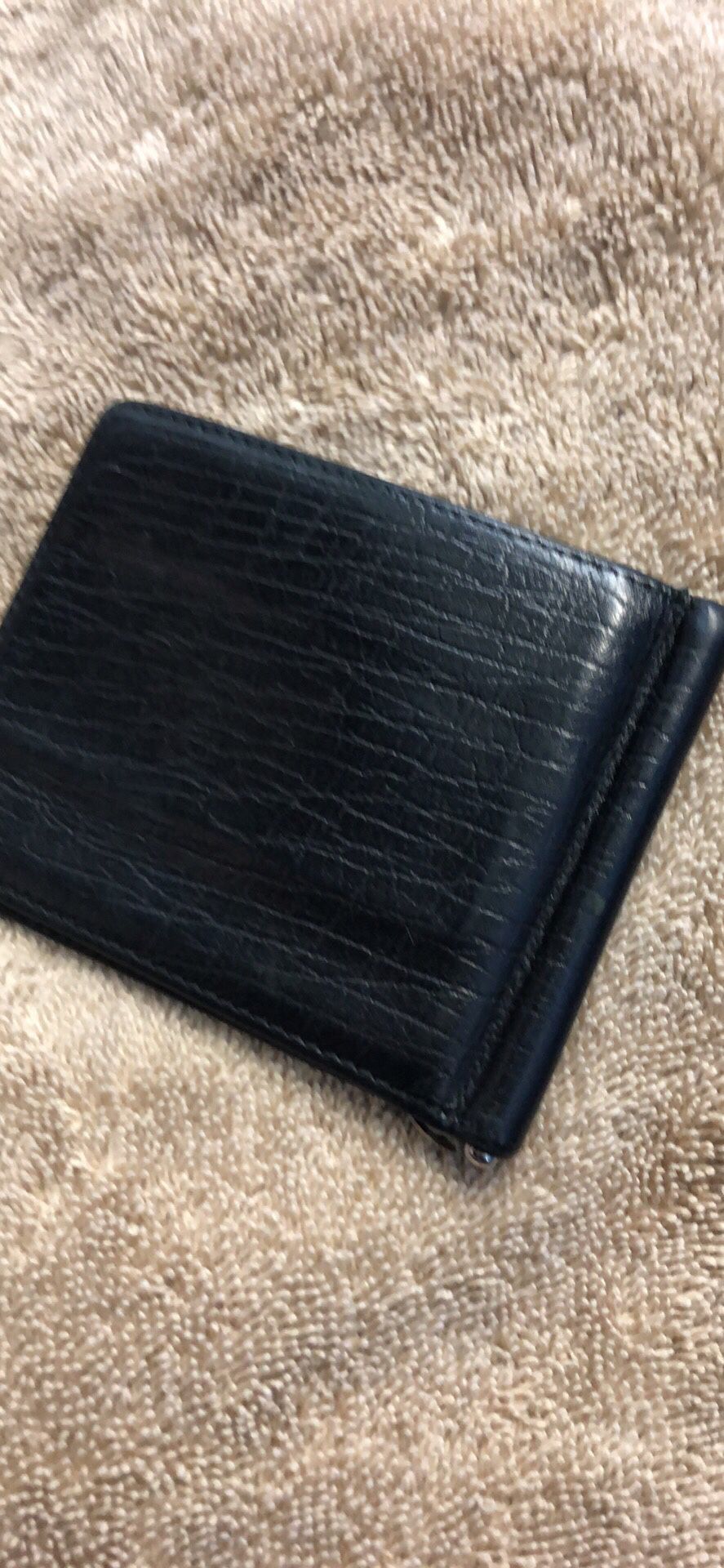 Men’s Gucci money clip wallet -used