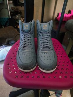 Nike Air Force 1 High '07 - Cool Grey / Metallic Gold (Size: 10.5])