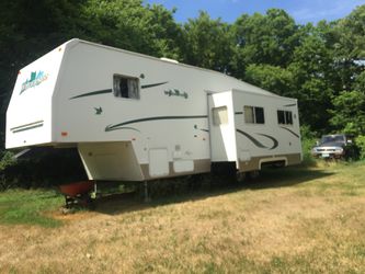 2004 36’ Wilderness Fleetwood RV- Fifth Wheel*Excellent Condition-Very Well Maintained* Thumbnail