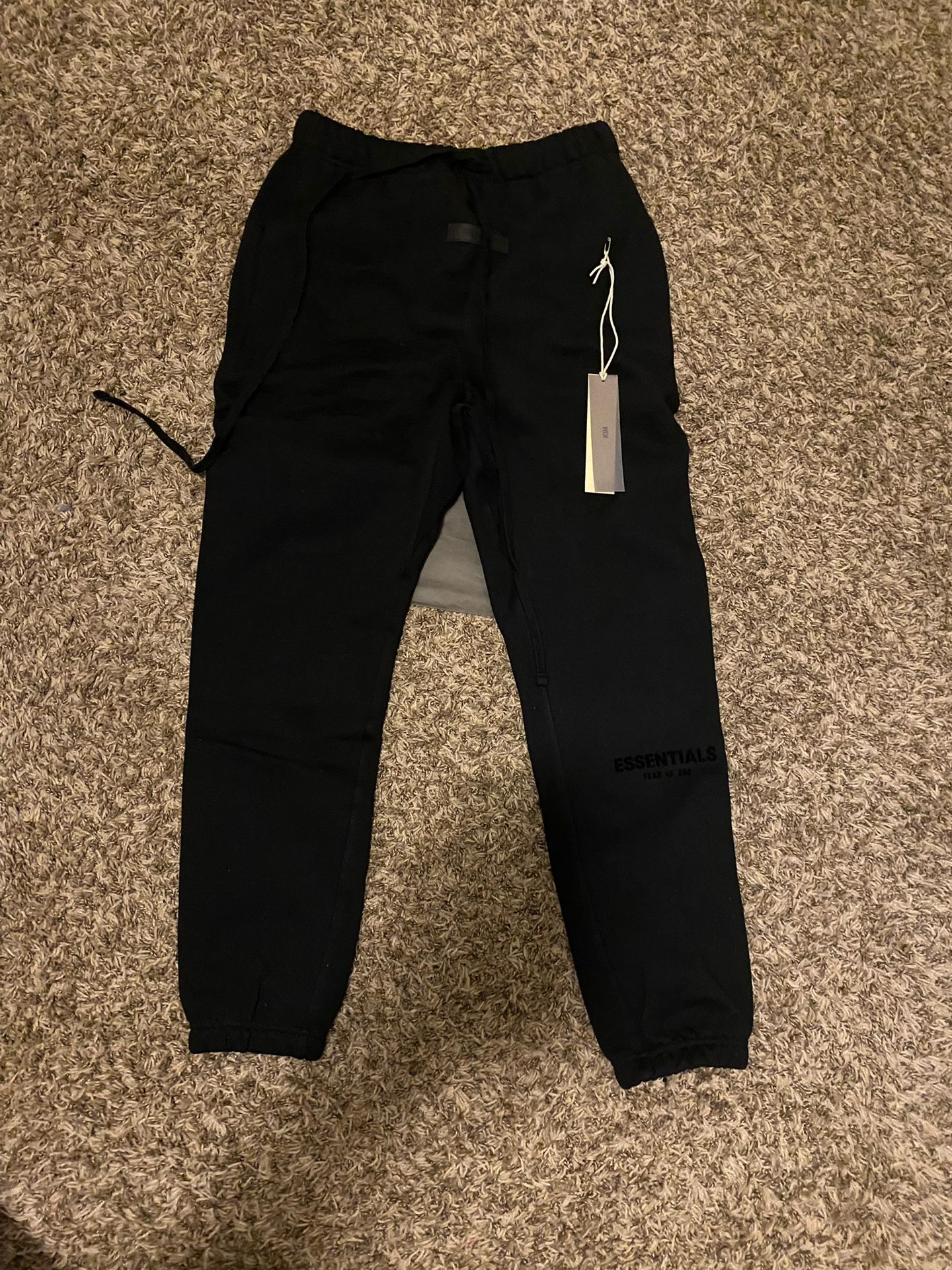 ESSENTIALS SWEATPANTS