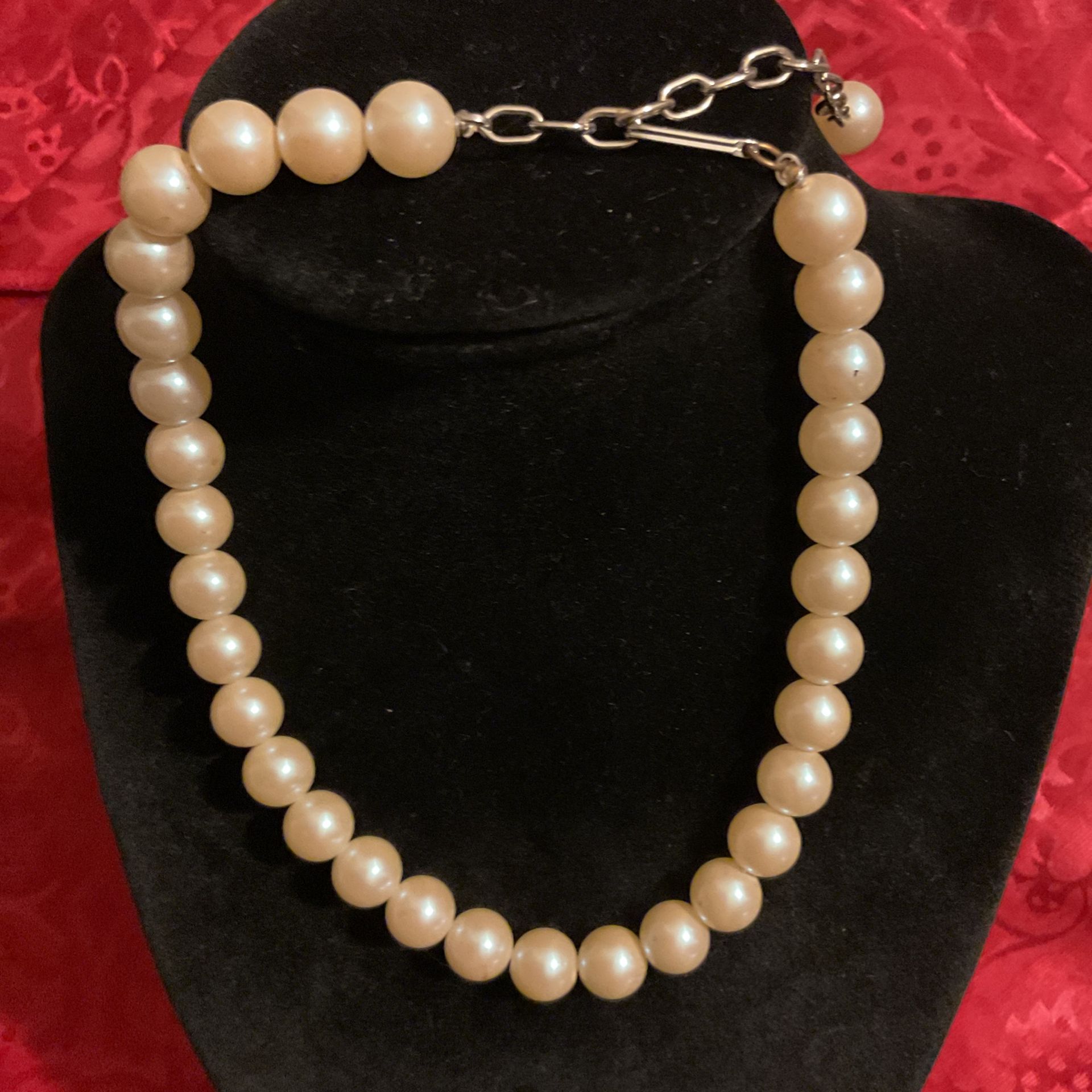 12” Beige Pearl Choker With 2-3” Silver Chain Extension 