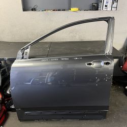 2017-2018-2019-2020-2021-2022 HONDA CR-V LEFT FRONT DOOR OEM USED