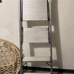5 Foot 7 Inch Hart Ladder