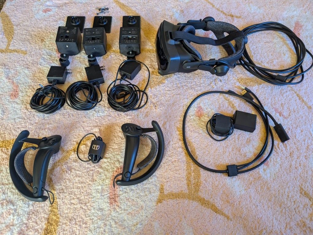 Valve Index Full Kit w/Three Lighthouse Base stations