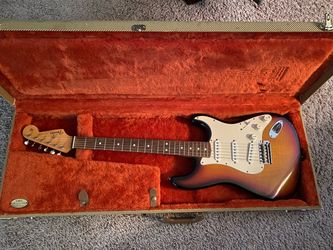 Fender 1992 AVRI 1962 Reissue Stratocaster Guitar Sunburst
