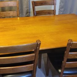 Table with 4 Chairs