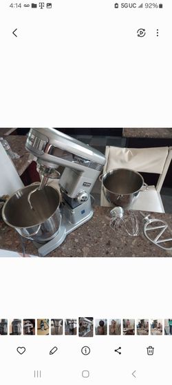 COMMERCIAL WARING 7QT .MIXER WITH EXTRA BOWL LIGHTLY USED EXCELLENT CONDITION