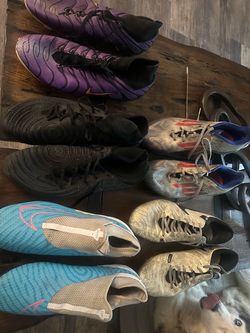 Soccer shoes