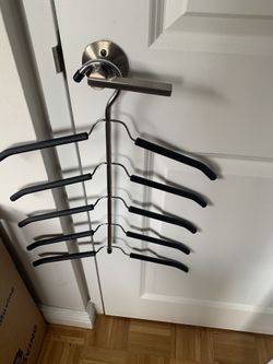 Blouse hanger
