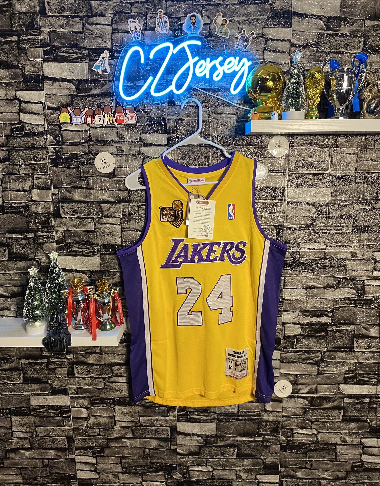 2009-10 Los Angeles Lakers Mitchell & Ness NBA Jersey (Bryant #24)