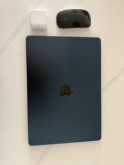 15- inch- MacBook Air - midnight- M3 2024