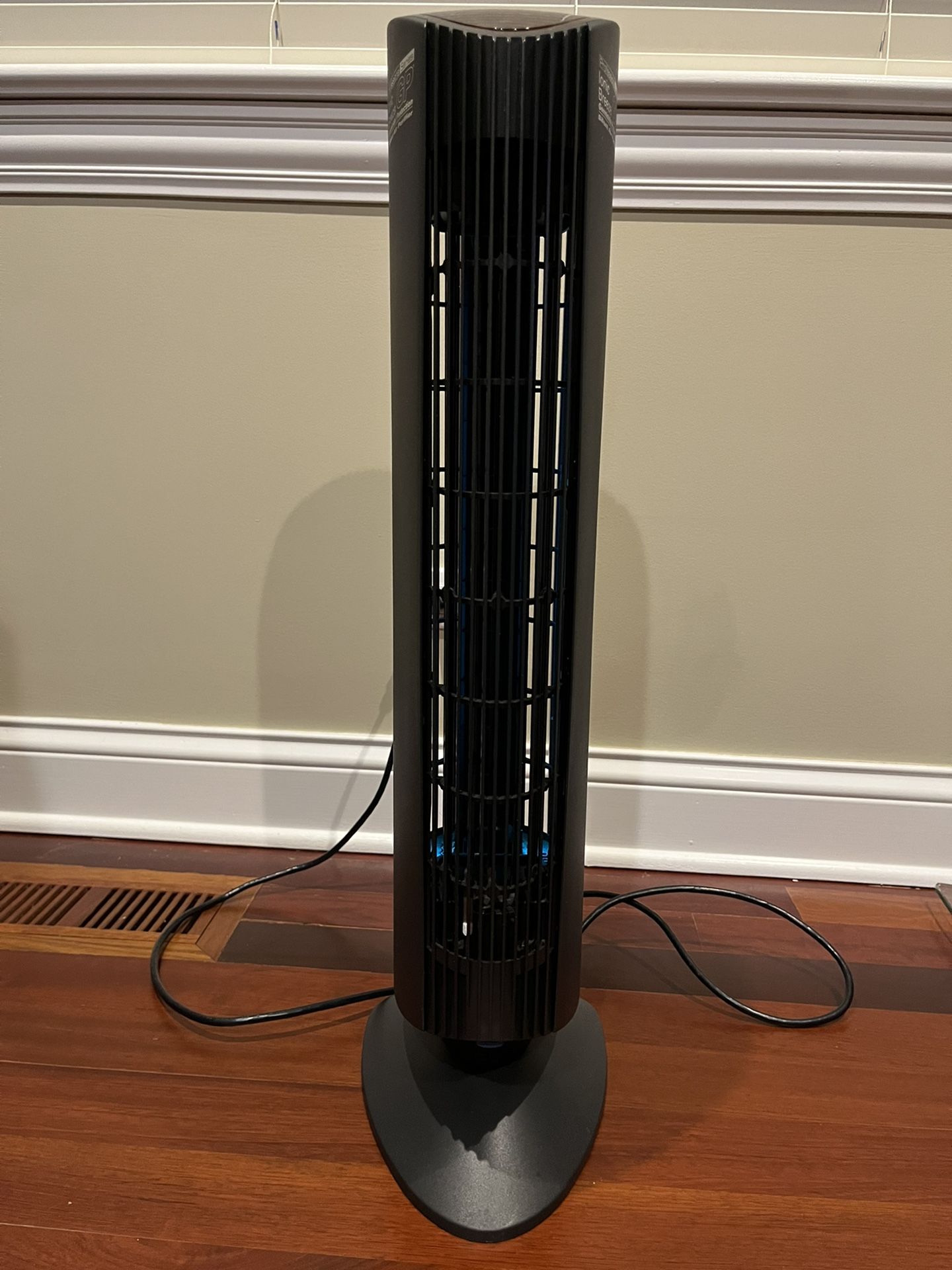 Sharper Image Ionic Breeze GP Germicidal Protection Professional Series Silent Air Purifier SI830