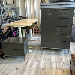 Dresser And Nightstand Set