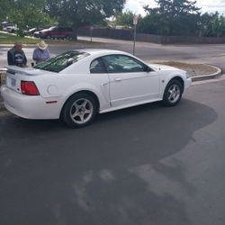 2004 Ford Mustang