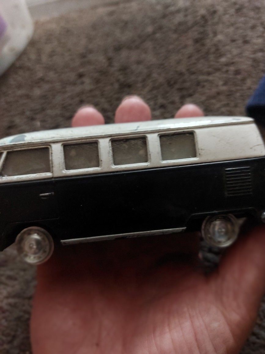 Vw Split Window Bus. Has Propulsion