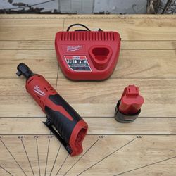 m12 ratchet 3/8 with battery and charger 