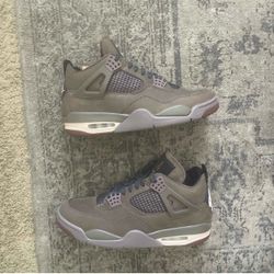 A Ma Maniere Jordan 4 Dark Mocha size 10