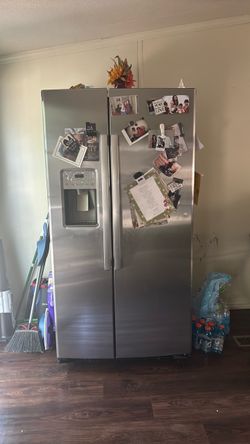 Ge side by side counter length fridge!!