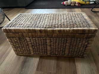 Wicker chest