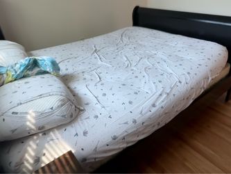 Queen Bed with one night stand