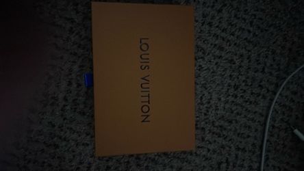 Lv braclet throw offers