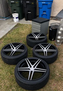 Set of 4 Black Machined Spoke Wheels with Tires