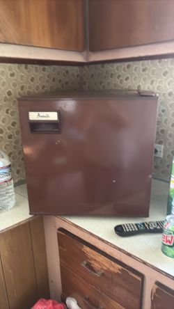 Mini refrigerator