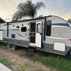 2018 Gulfsteam RV Trailmaster White/Gray/Blue 2 Beds 