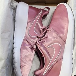 NIKE ROSHE 1