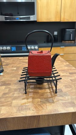 Japanese cast-iron tea pot