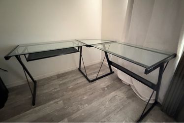 Glass tempered desk