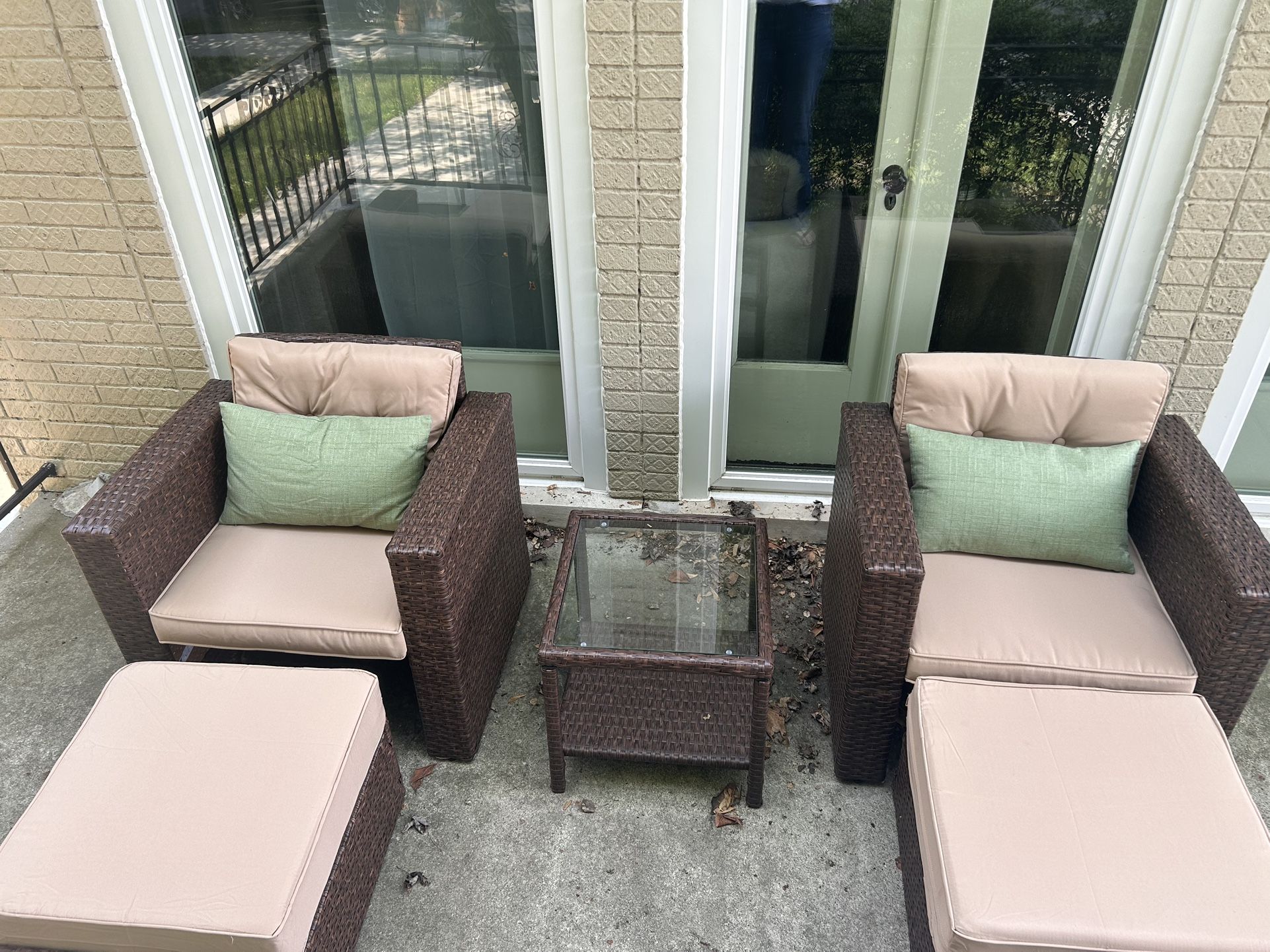 Patio Furniture (5-piece)