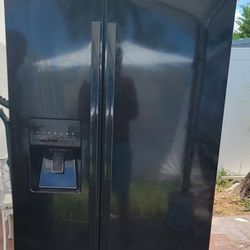 Whirlpool Gold Side-by-side 36-inch Black Refrigerator 