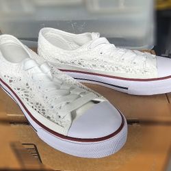 NIB- Converse style Shoe