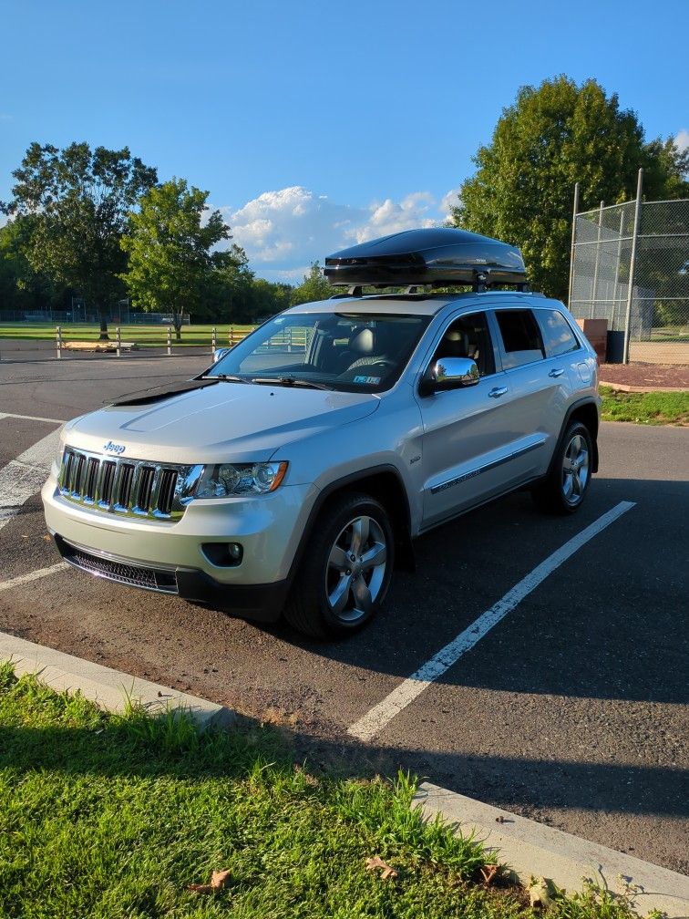 2012 Jeep Grand Cherokee (5.7 Hemi) For Sale