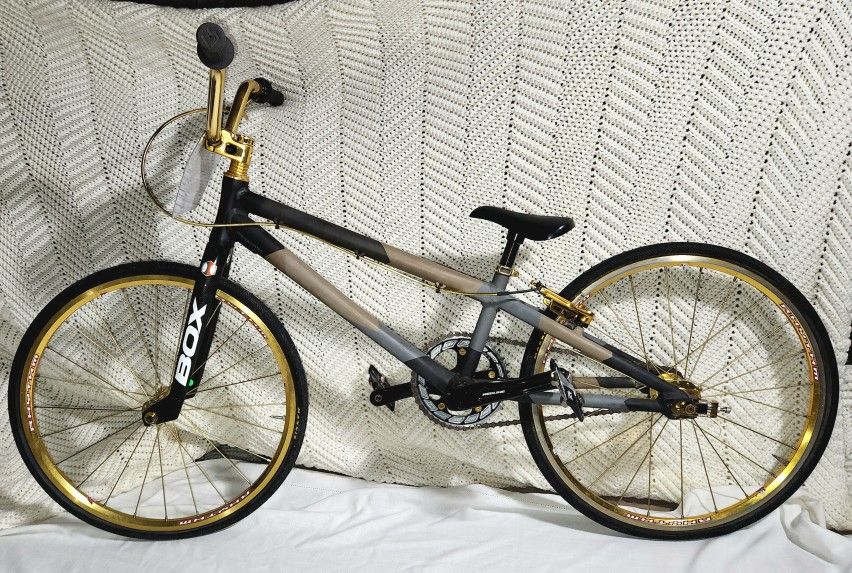 BMX BIKE