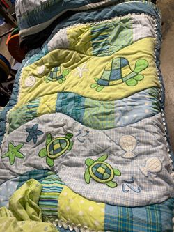 Baby comforter set