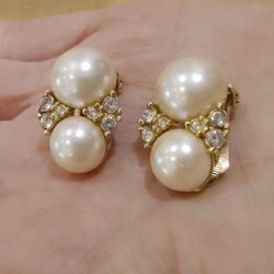 Christian Dior - Authentic Vintage Signed Faux Pearl Earrings 1980s