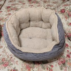 Pet Cuddle Bed - Gray Corduroy w/Sherpa Lining $20